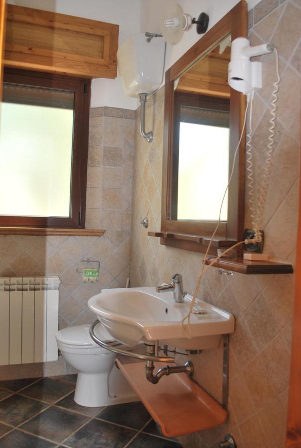 فيلا سيرا سان برونوفي Agriturismo Roseto المظهر الخارجي الصورة